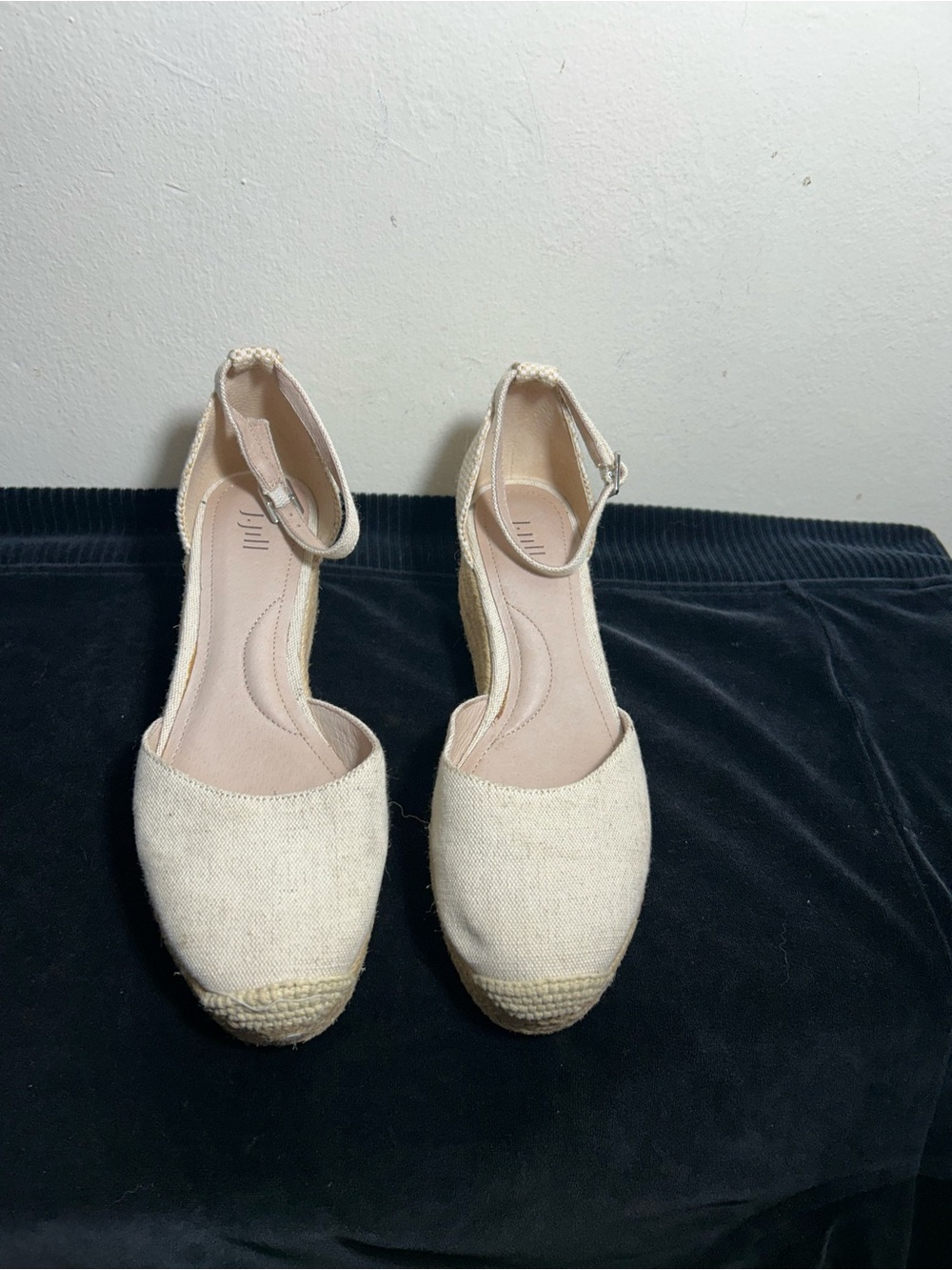J Jill Ankle-Strap Espadrille Wedges in Cream sz 7